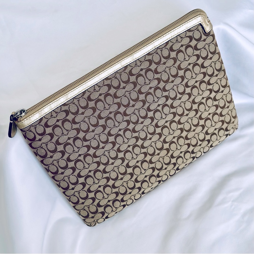 Coach Small IPAD/Tablet Case - Picture 2 of 6